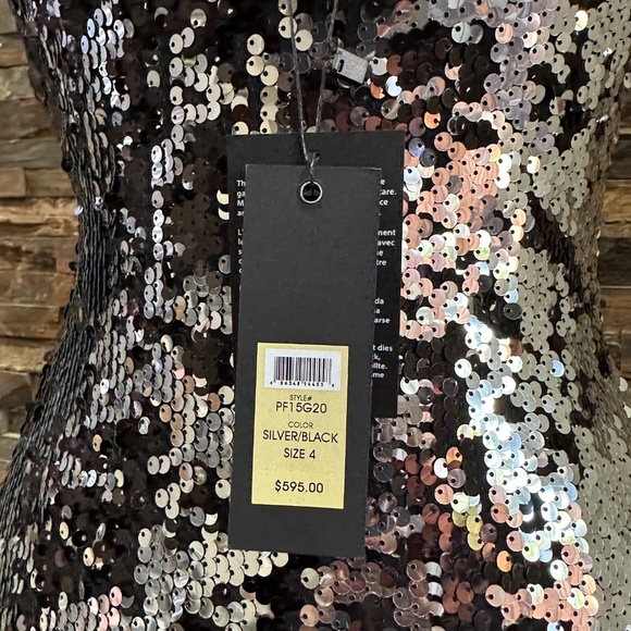 Rachel Zoe Black/Silver Sequin Gown with Plunge Neckline Size 4 NWT Retails $595 - Picture 7 of 8